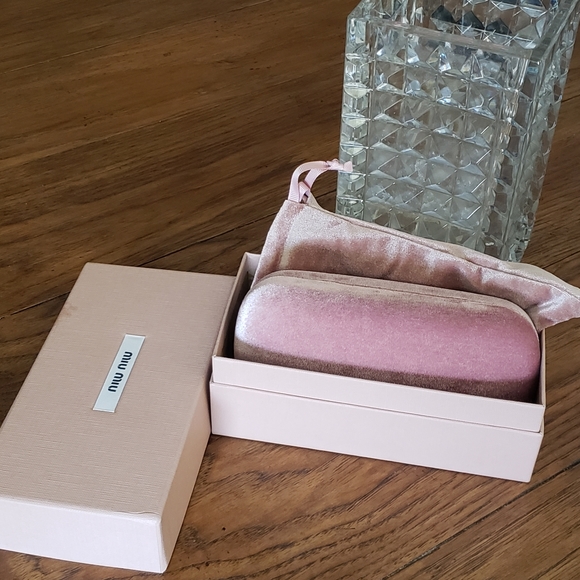 Miu Miu Butterfly Sunglasses New main image 11